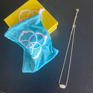 Kendra Scott necklace